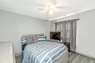 299 Mt Vernon Ave, Medford, NY 11763 - Photo 14