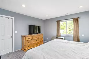 299 Mt Vernon Ave, Medford, NY 11763 - Photo 6