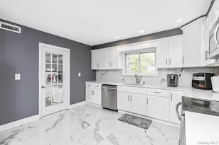 299 Mt Vernon Ave, Medford, NY 11763 - Photo 2