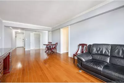 65-35 108 Street #D5, Forest Hills, NY 11375 - Photo 4