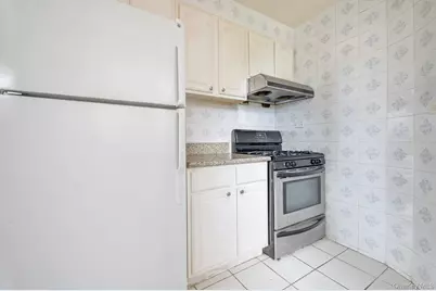 65-35 108 Street #D5, Forest Hills, NY 11375 - Photo 6