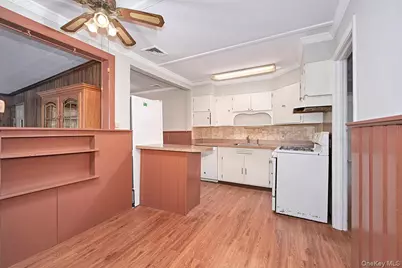 910 Linda Avenue, Thornwood, NY 10594 - Photo 12