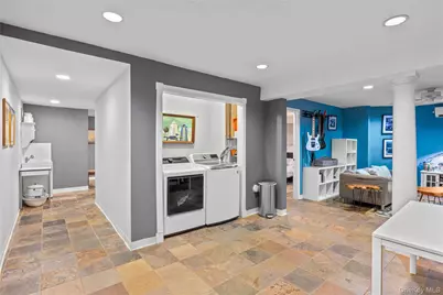 14 Locust Avenue, East Setauket, NY 11733 - Photo 40