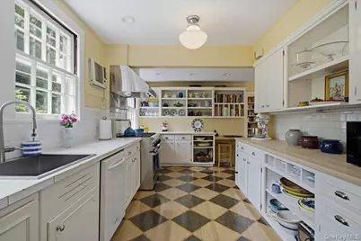 531 Weaver Street, Larchmont, NY 10538 - Photo 12