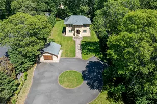 225 Old Willets Path, Smithtown, NY 11787 - Photo 32