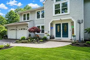 2 Barbara Anne St, Manorville, NY 11949 - Photo 2