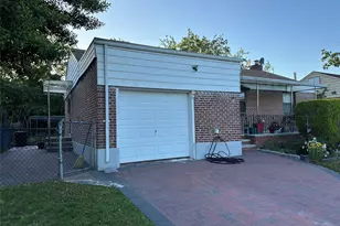 792 Bauer St, Elmont, NY 11003 - Photo 2