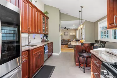 86 Claremont Avenue, West Babylon, NY 11704 - Photo 6