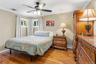86 Claremont Avenue, West Babylon, NY 11704 - Photo 14