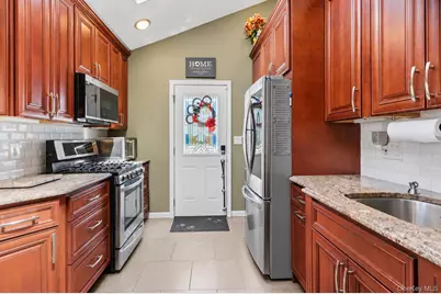 86 Claremont Avenue, West Babylon, NY 11704 - Photo 12