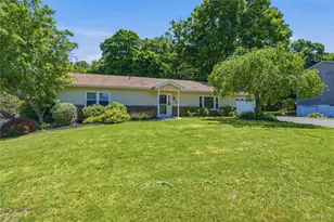 21 Maine Dr, Newburgh, NY 12550 - Photo 2