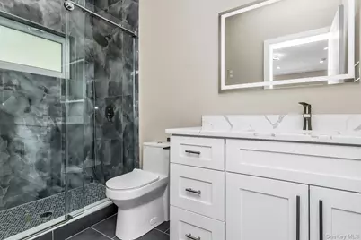 118 W Cherry Street, Hicksville, NY 11801 - Photo 28