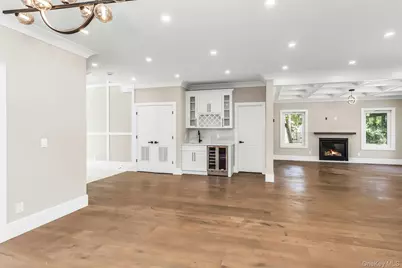 118 W Cherry Street, Hicksville, NY 11801 - Photo 14