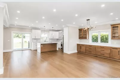 118 W Cherry Street, Hicksville, NY 11801 - Photo 26