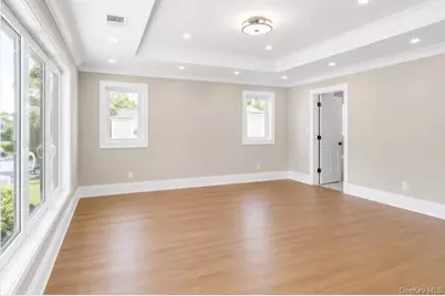 118 W Cherry Street, Hicksville, NY 11801 - Photo 18