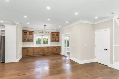118 W Cherry Street, Hicksville, NY 11801 - Photo 8