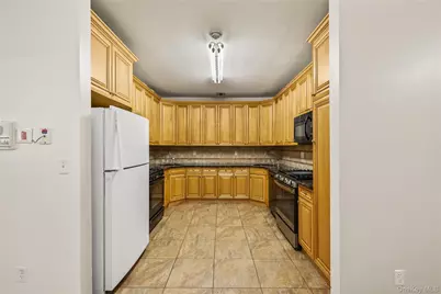 1206 Parkview Drive, Spring Valley, NY 10977 - Photo 8