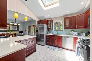 2463 N Pine Grove Ct, Yorktown Heights, NY 10598 - Photo 16