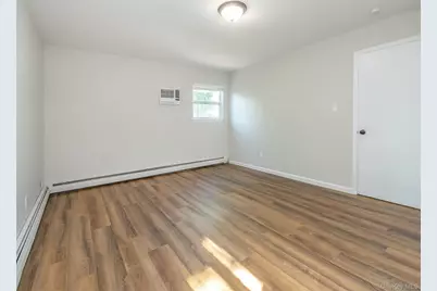 80 Maxwell Avenue, Oyster Bay, NY 11771 - Photo 18