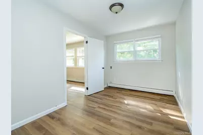 80 Maxwell Avenue, Oyster Bay, NY 11771 - Photo 10