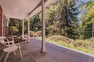 1096 Sunset St, Yorktown Heights, NY 10598 - Photo 6