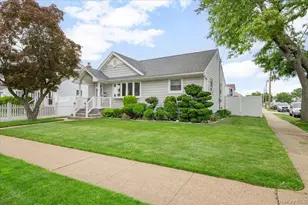 58 Myers Ave, Hicksville, NY 11801 - Photo 2