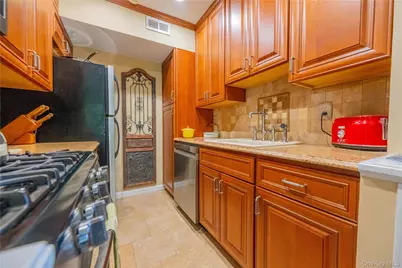 219 Artist Lake Drive, Middle Island, NY 11953 - Photo 12