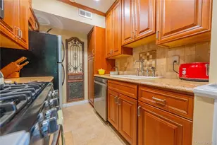 219 Artist Lake Dr, Middle Island, NY 11953 - Photo 12