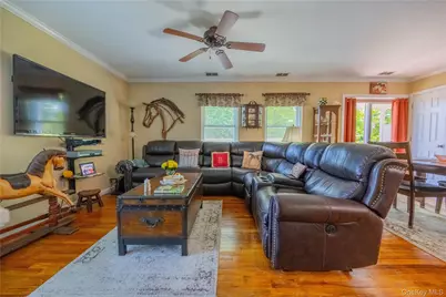 219 Artist Lake Drive, Middle Island, NY 11953 - Photo 8