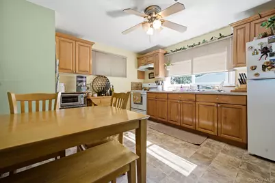 76 Hanrahan Avenue, Farmingville, NY 11738 - Photo 24