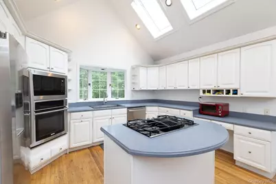 33 Windwood Court, Westhampton, NY 11977 - Photo 14
