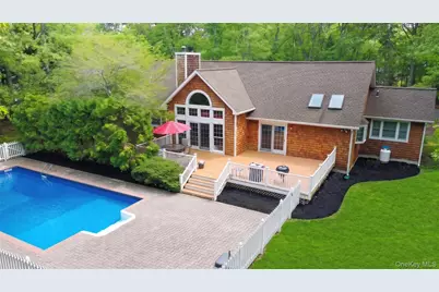 33 Windwood Court, Westhampton, NY 11977 - Photo 4