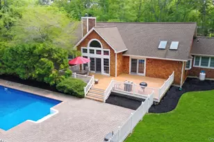 33 Windwood Ct, Westhampton, NY 11977 - Photo 4