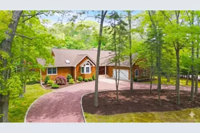 33 Windwood Court, Westhampton, NY 11977 - Photo 2