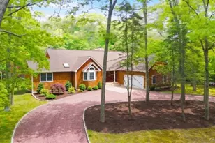 33 Windwood Ct, Westhampton, NY 11977 - Photo 2