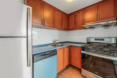 81-15 Queens Boulevard #4H, Elmhurst, NY 11373 - Photo 12