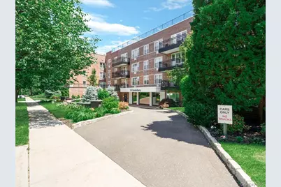 25 Canterbury Road #1M, Great Neck, NY 11021 - Photo 2