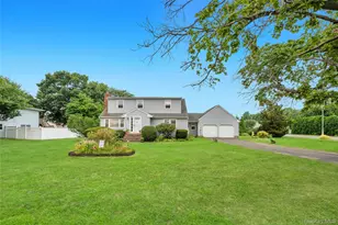 274 Johnson Ave, Sayville, NY 11782 - Photo 4