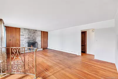 274 Johnson Avenue, Sayville, NY 11782 - Photo 6