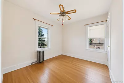 114 Elmwood Street, Valley Stream, NY 11581 - Photo 14