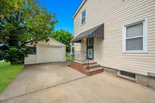 15 Farm Ln, Hicksville, NY 11801 - Photo 24