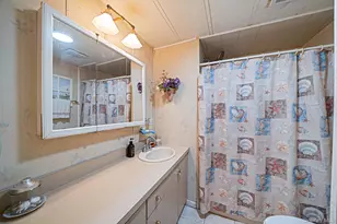 14 Buttercup Dr, Bohemia, NY 11716 - Photo 20
