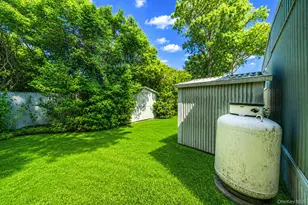 14 Buttercup Dr, Bohemia, NY 11716 - Photo 8