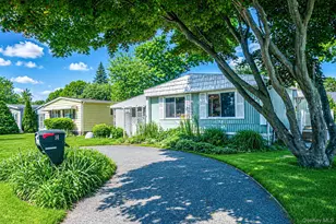 14 Buttercup Dr, Bohemia, NY 11716 - Photo 2