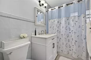 18U Madison Park Gardens, Port Washington, NY 11050 - Photo 8
