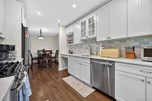 18U Madison Park Gardens, Port Washington, NY 11050 - Photo 6