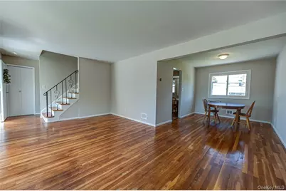 31 Pickwick Drive, Commack, NY 11725 - Photo 8
