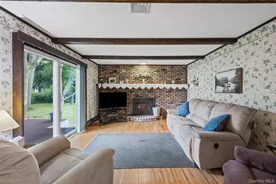 37 Dogwood Hollow Lane, Miller Place, NY 11764 - Photo 8