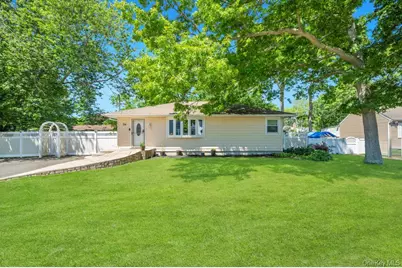 34 Windus Drive, Shirley, NY 11967 - Photo 2
