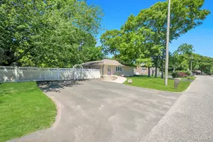 34 Windus Dr, Shirley, NY 11967 - Photo 4